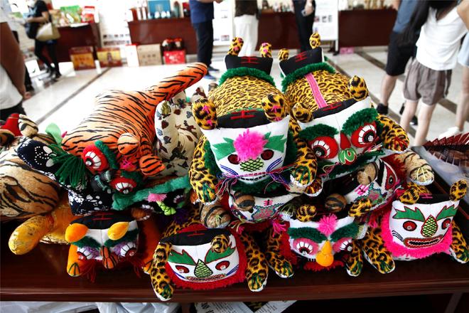 暢游南陽走進(jìn)唐河 工藝品展銷活動正式啟動