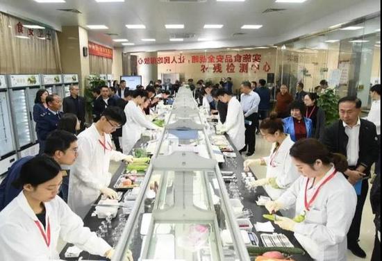 全國食用農(nóng)產(chǎn)品批發(fā)市場食品安全規(guī)范管理現(xiàn)場會(huì)在福州召開